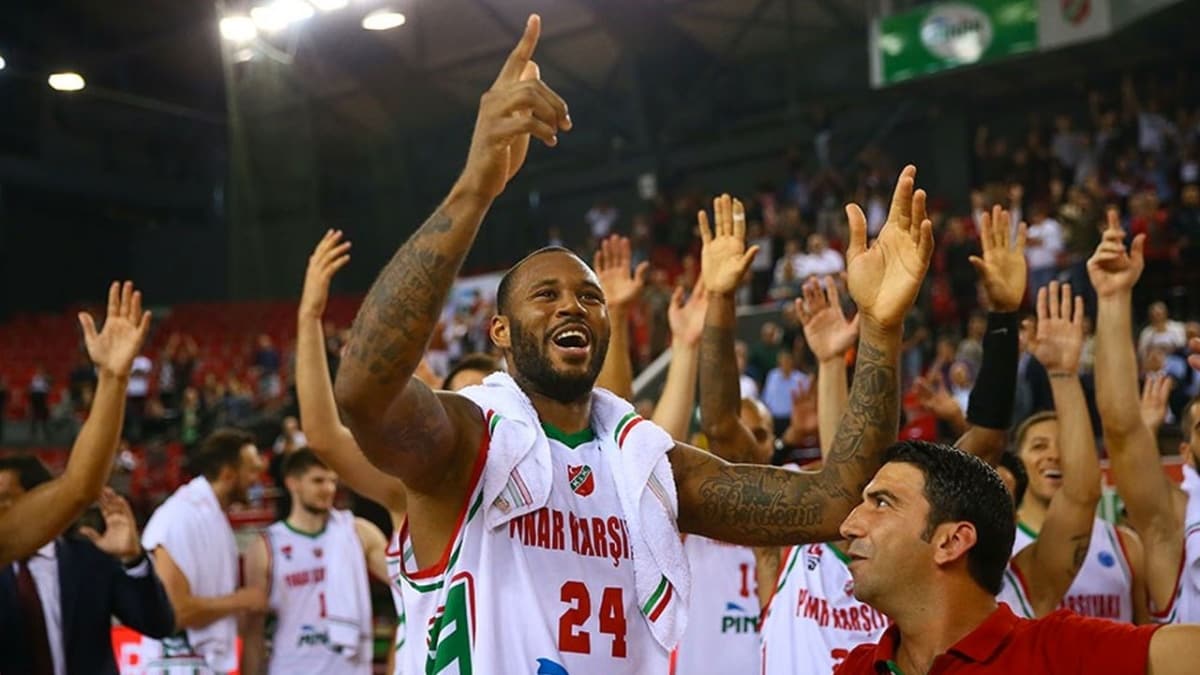 Karyaka'da oyuncularla pazarlk balyor