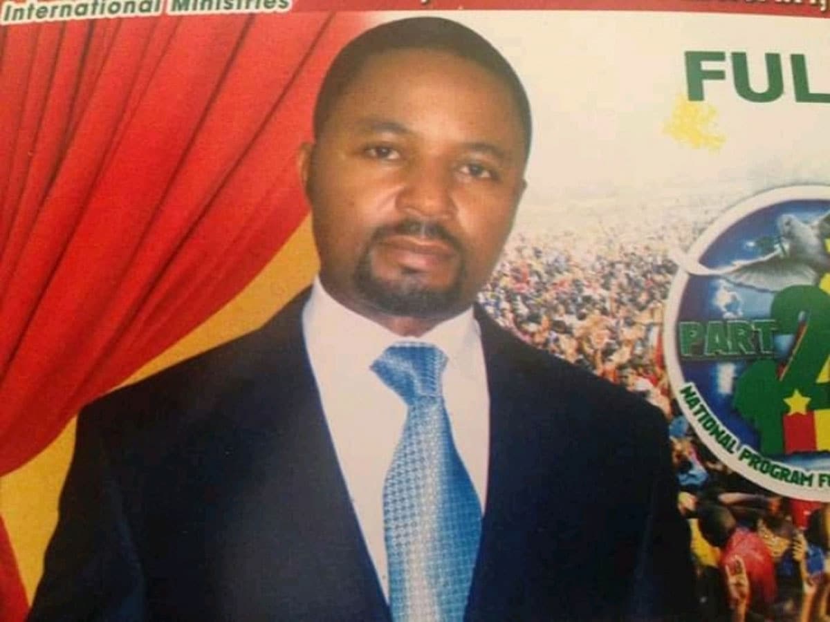 'Sahte peygamberin' �ld���ne inanmad�lar, dirilmesi i�in ayin yapt�lar!