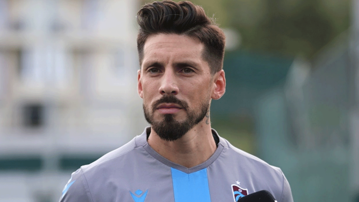 Trabzonspor taraftar� Jose Sosa'y� b�rakmad�!