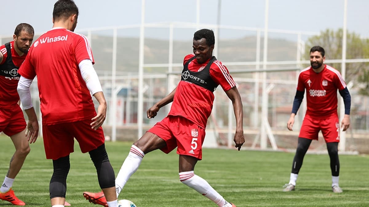 Sivasspor'da izin sona erdi
