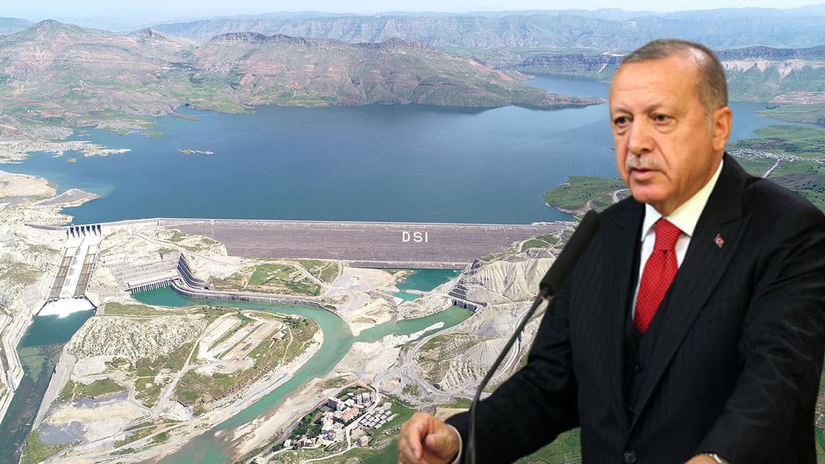 70 y�ll�k r�ya ger�ek oldu! 'Kendi halk�na silah �ekenlere en g�zel cevap bu eserdir'