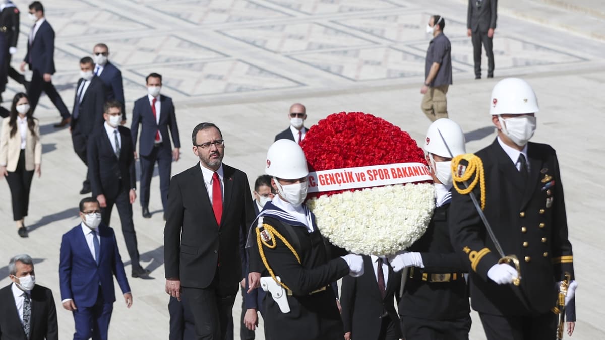 An�tkabir'de sosyal mesafeli t�ren