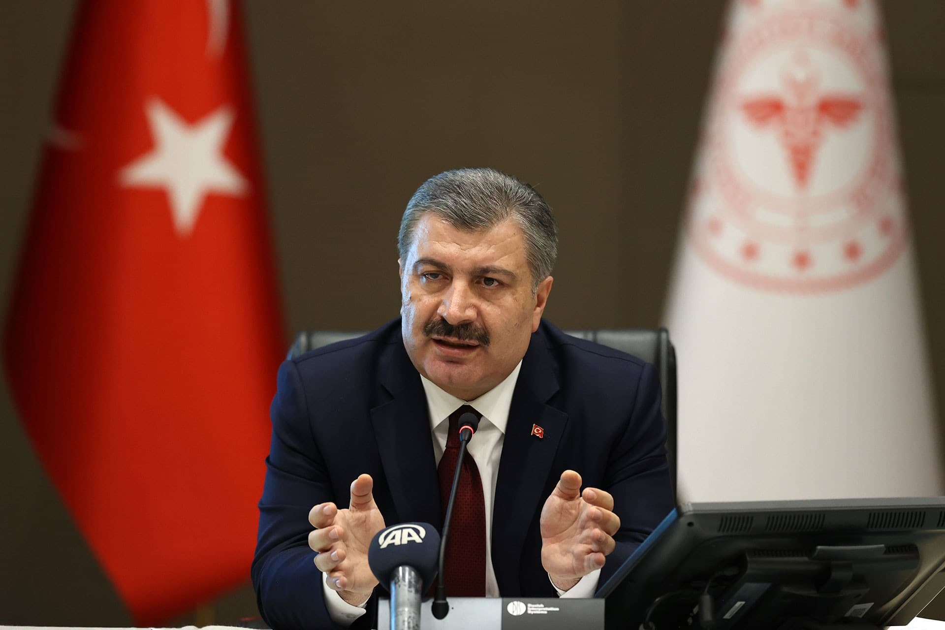 Sa�l�k Bakan� Koca: Yeni vaka say�s�nda beklenen d�zeyde bir azalma var