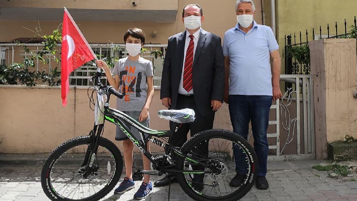 Cumhurbakan Erdoan'n hediyesi bisikletler sahiplerine ulatrld 