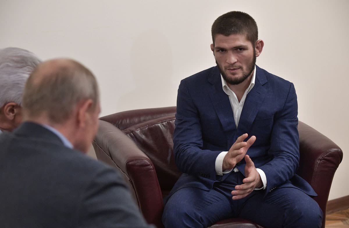 Khabib Nurmagomedov'un koronavir�se yakalanan babas�n�n durumu kritik