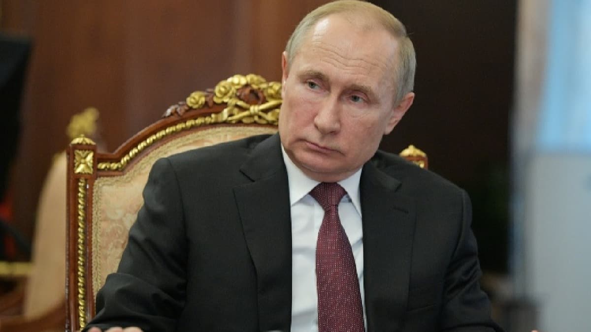 Petrol krizi ve salgn Putin'e destei azaltt