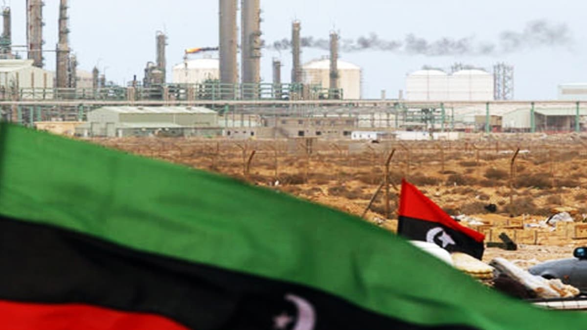 Libya ordusu resmi szcs Yarbay Kununu: Libya petrolnn tekrar akma zaman geldi
