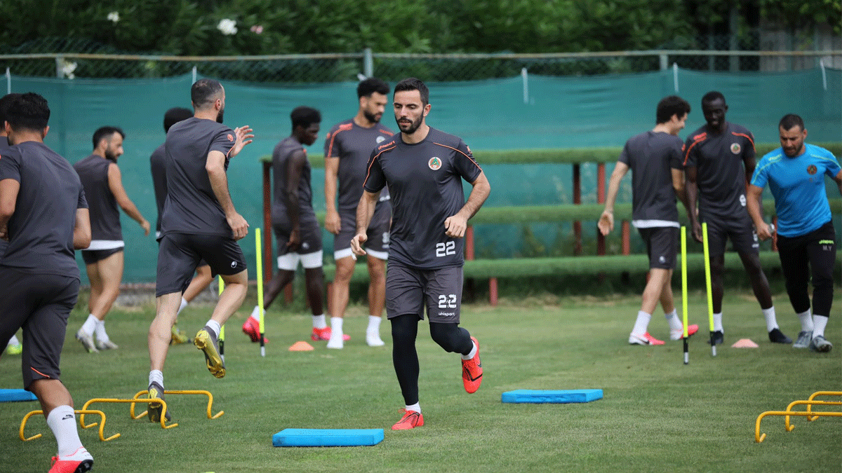 Alanyaspor ikinci koronavir�s test sonu�lar�n� a��klad�