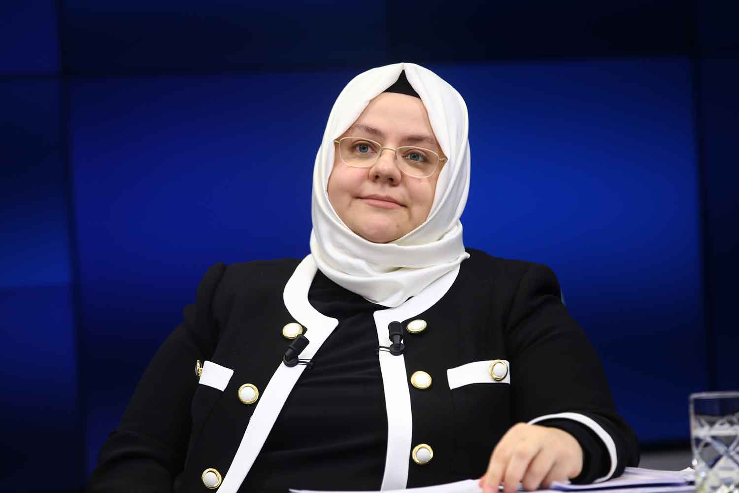 Bakan Sel�uk a��klad�: Atamalar� ger�ekle�ti