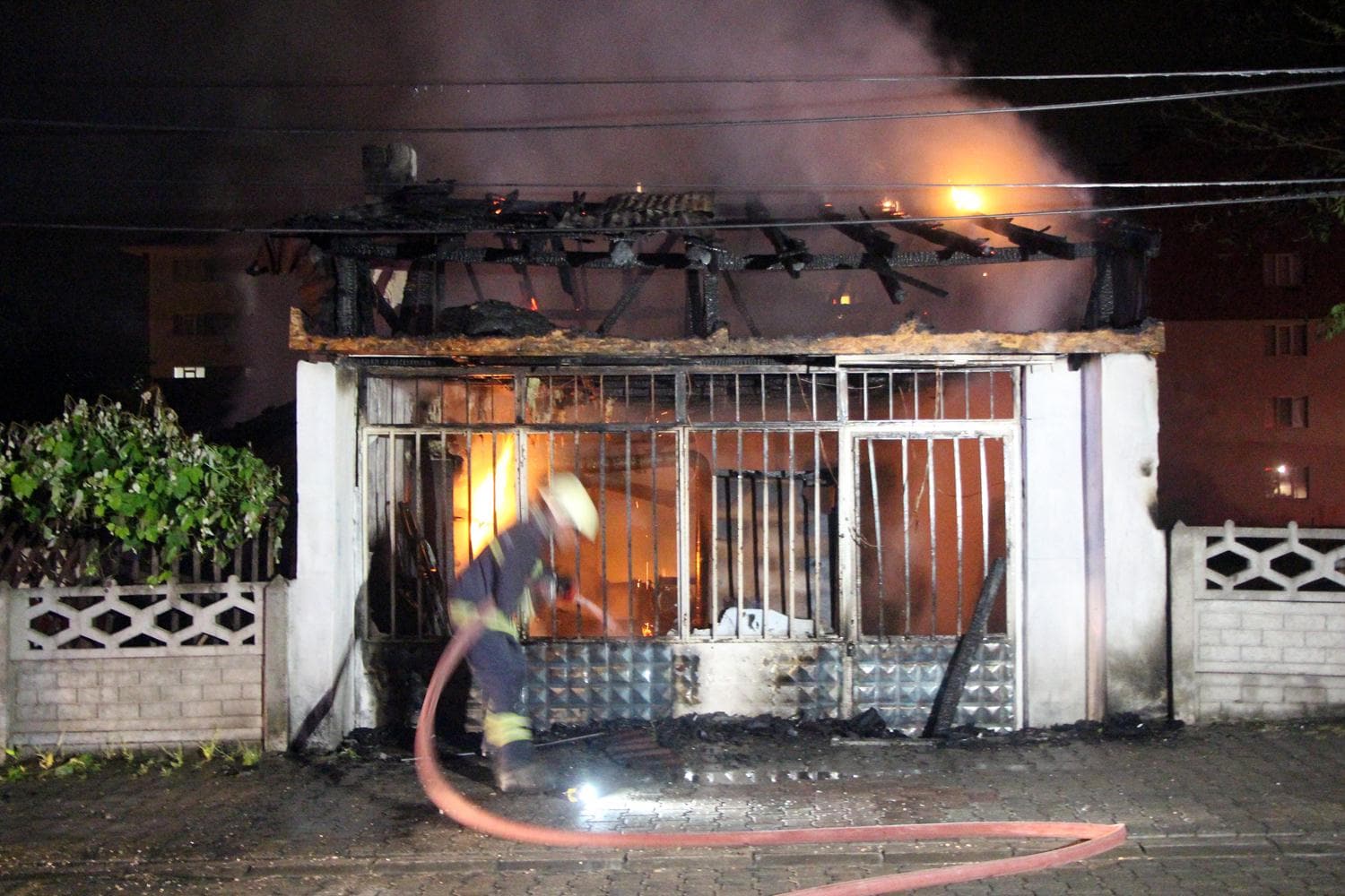 Bolu'da sahur vaktinde yang�n pani�i
