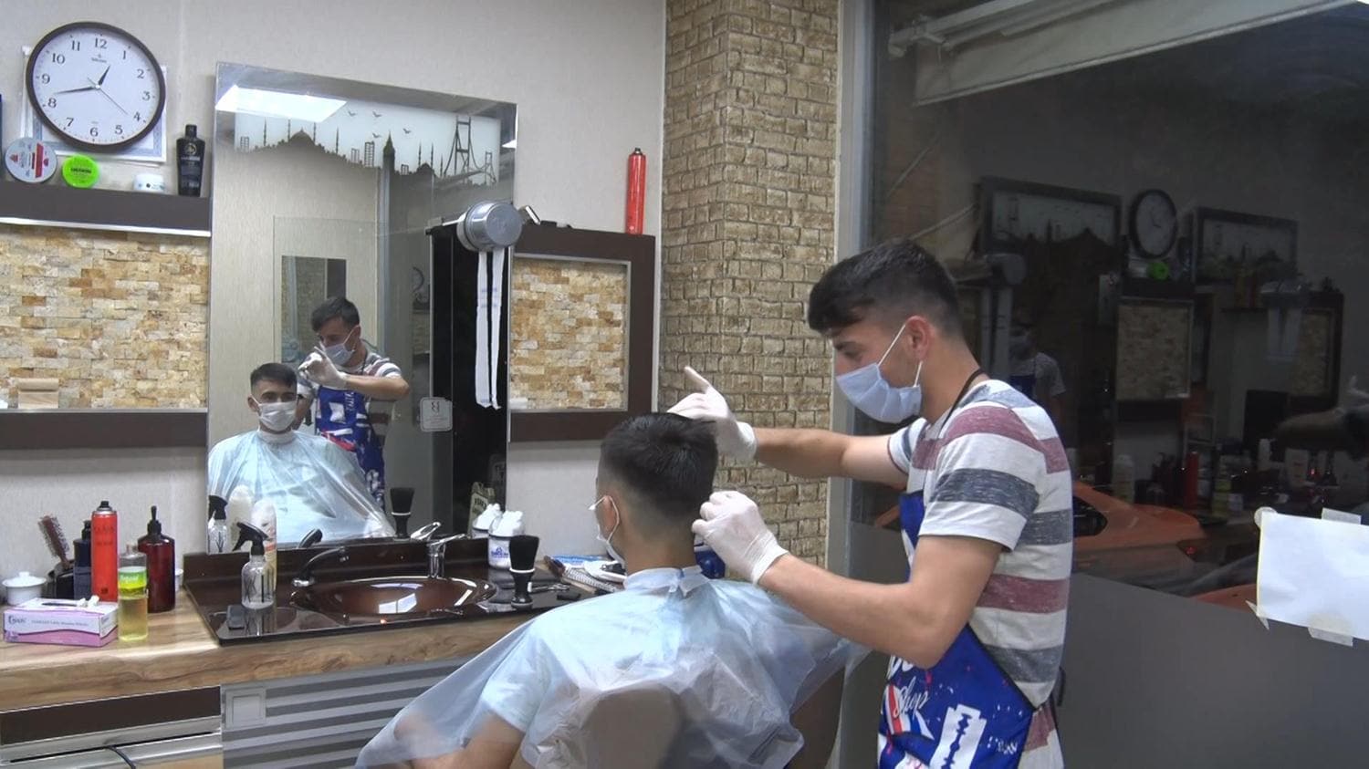 �stanbul'da berber ve kuaf�rler gece 02.30'a kadar mesai yapt�