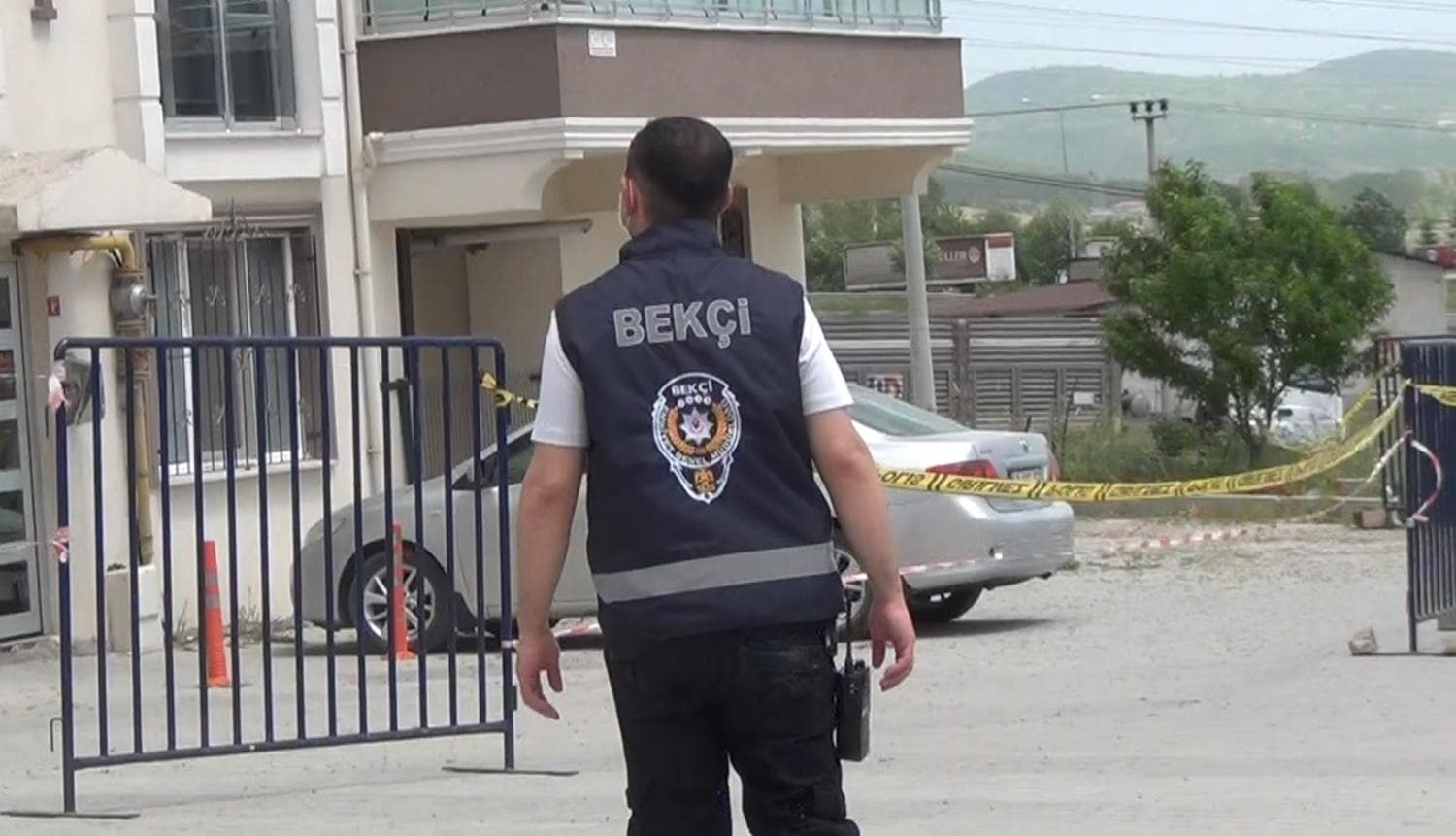 Tav�anl�'da karantinaya al�nan 6 apartman�n ihtiya�lar�n� vefa ekipleri kar��l�yor