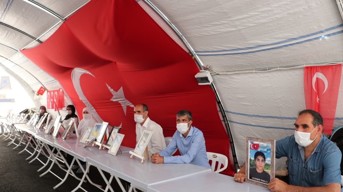 Diyarbakr annelerinin evlat nbeti devam ediyor 