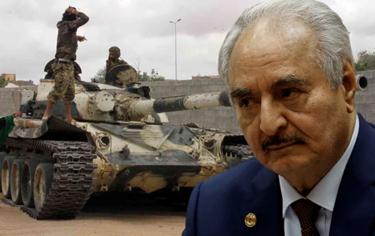 Libya'da Kaddafi yanl�lar�ndan, Hafter ile ayr�l�k mesaj�