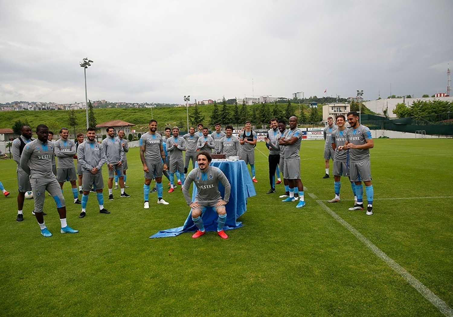 Trabzonspor'da do�um g�n� s�rprizi