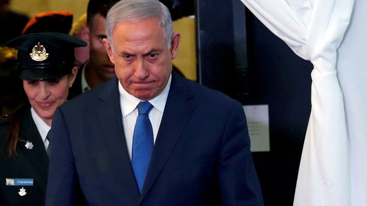 srail Babakan Netanyahu yarn ilk kez hakim karsna kacak 
