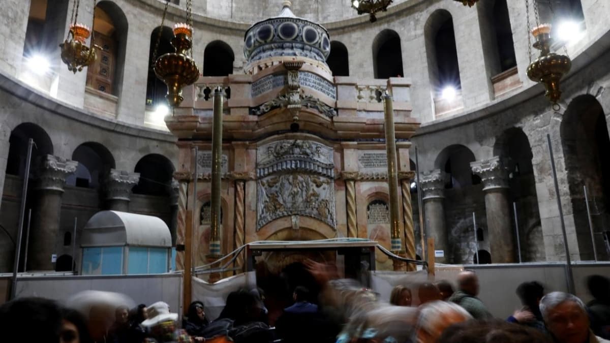 Koronavirs nedeniyle kapatlan Kyamet Kilisesi yarn yeniden alyor