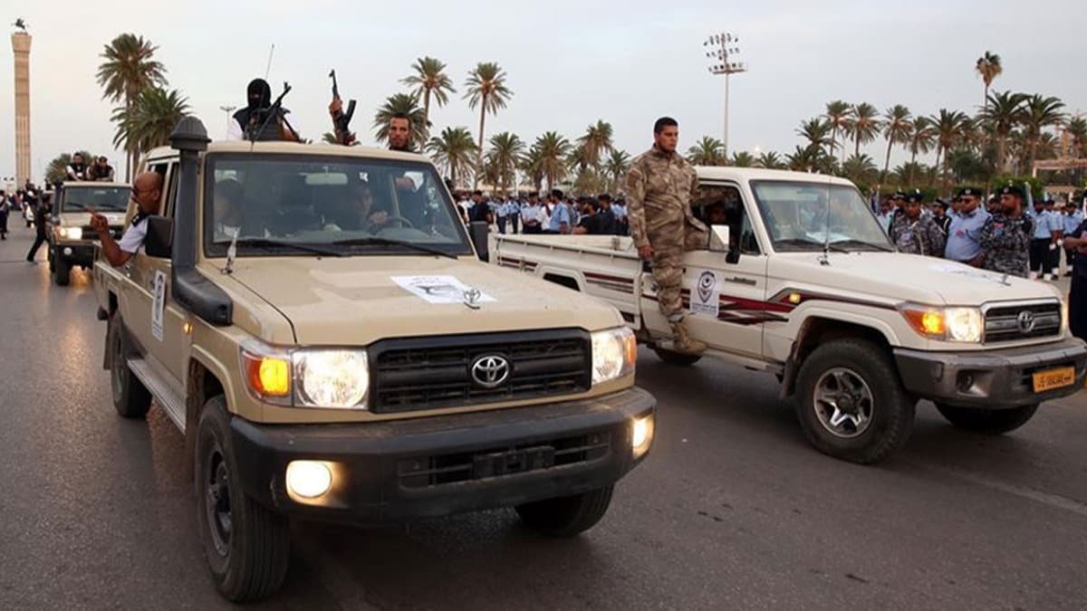 Libya ordusu Hamza ve Yermk Askeri Kamp'n Hafter milislerinden geri ald 