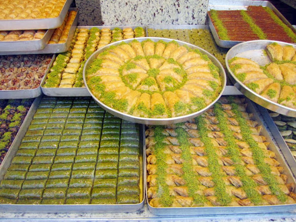 Uzmanlardan diyabet hastalar�na uyar�: Bayramda �erbetli tatl�lardan uzak durun