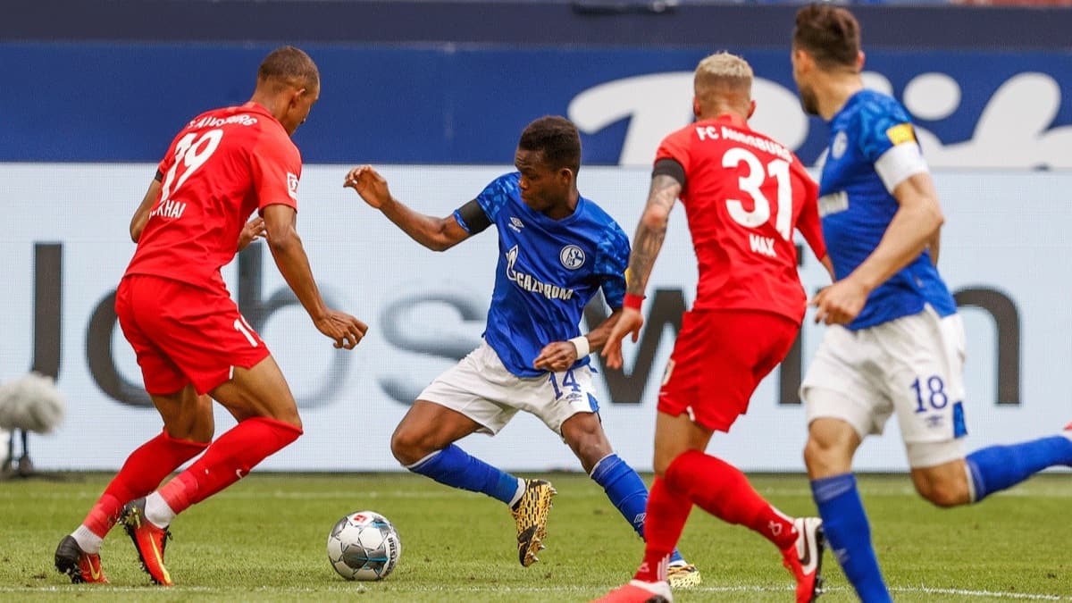 Augsburg, Schalke'yi perian etti