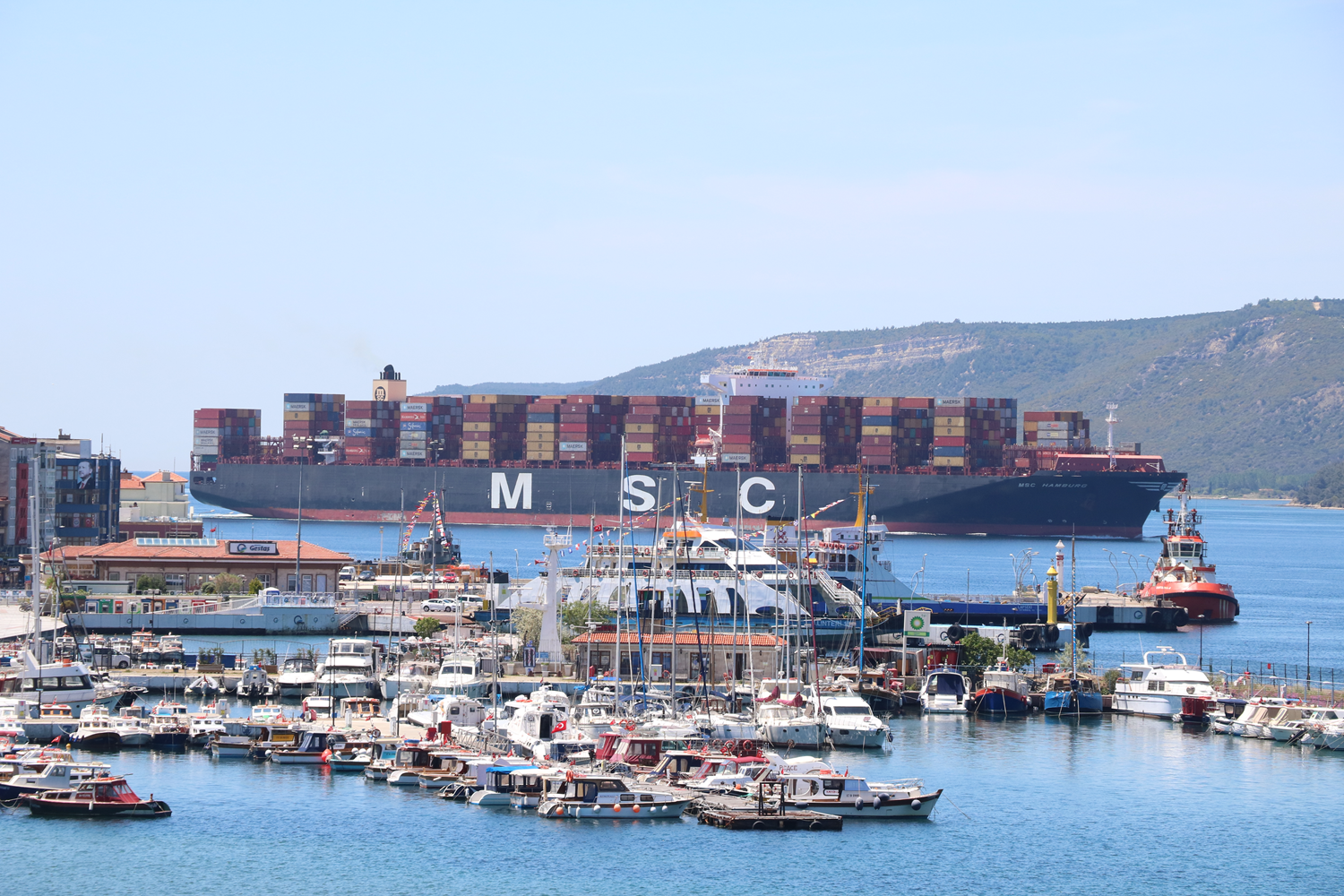 D�nyan�n en b�y�klerinden! �anakkale Bo�az�'ndan b�yle ge�ti