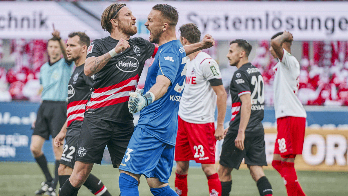 Kenan Karaman'�n gol� yetmedi, D�sseldorf son dakikada y�k�ld�