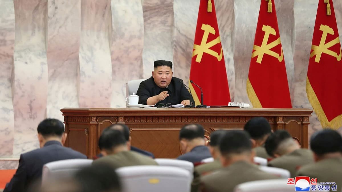 Kuzey Kore lideri, nkleer cephaneliin glendirilmesi konulu toplant dzenledi 