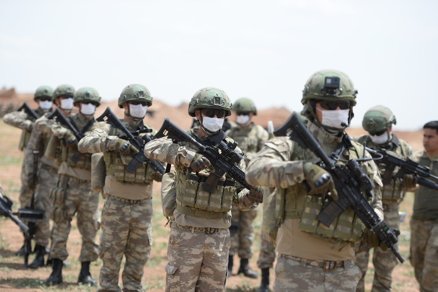 'S�n�r �tesinin kahramanlar�' bayrama g�rev ba��nda girdi