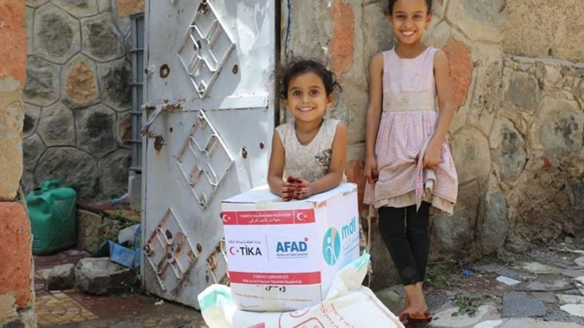 TKA Yemen'de 3 bin gda kolisi datt