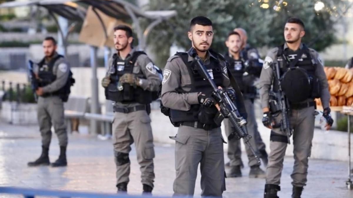 srail polisi Dou Kuds'te Filistinli bir genci yaralad 