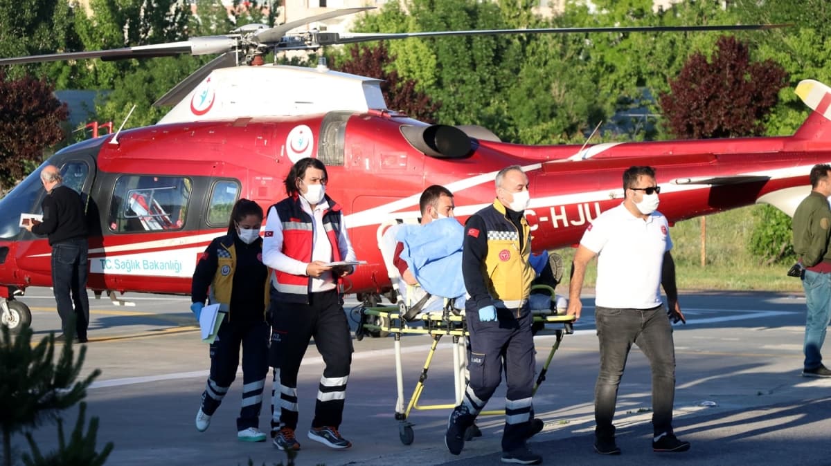 Kayseri'de hzarla elini kesen gen, ambulans helikopterle hastaneye kaldrld 
