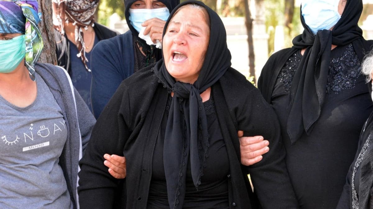 Milli boksrn ldrd Zeynep, gzyalar ile topraa verildi: Katil, kzm paraladn