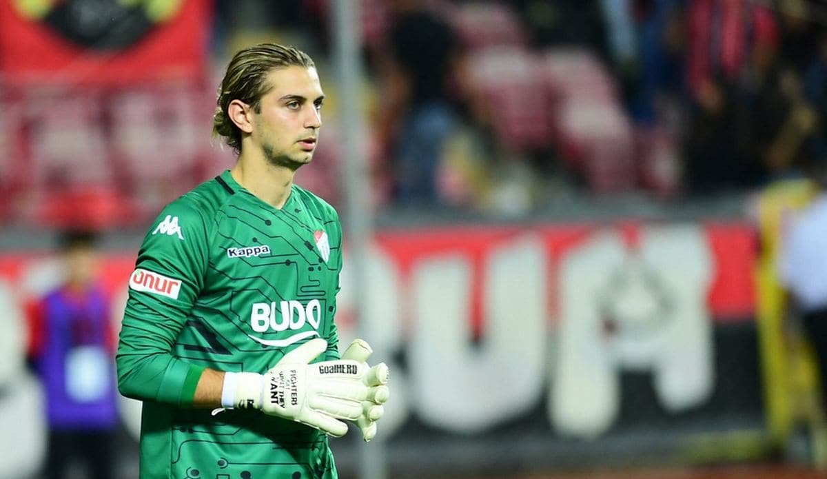 Be�ikta�'�n transferdeki g�zdesi konu�tu: '�dol�m Muslera'