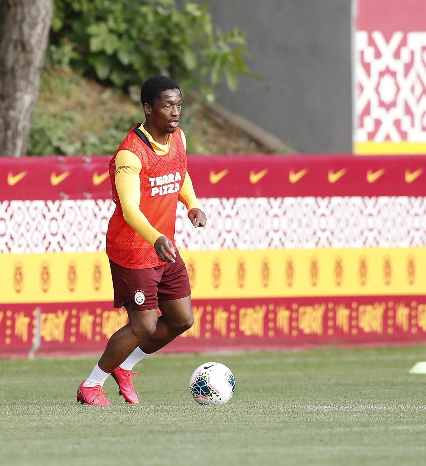 Galatasaray'dan taktik �al��mas�