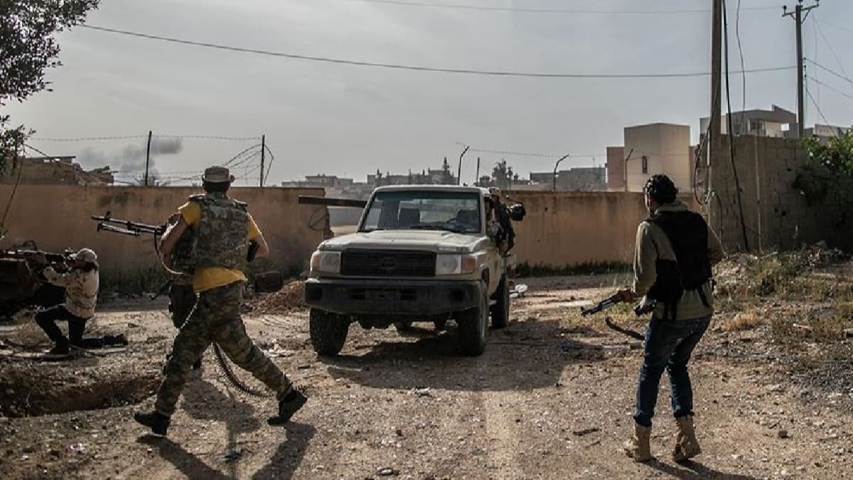 Libya ordusu Trablus'un gneyinde ilerliyor