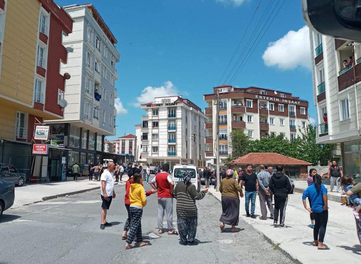 Polisin arad��� ��pheli, pompal� t�fekli sald�r�da yaraland�