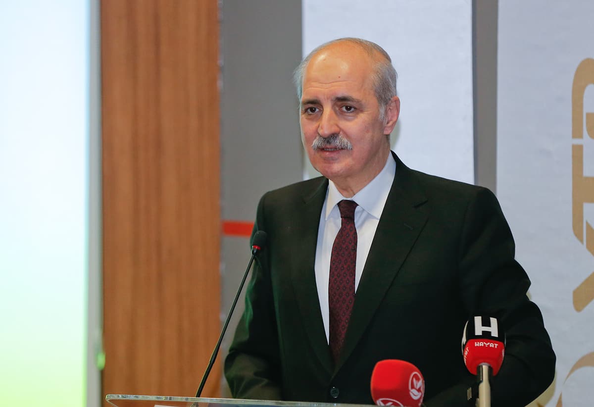 AK Partili Kurtulmu�: Bu millet darbecileri lanetle hat�rlayacak