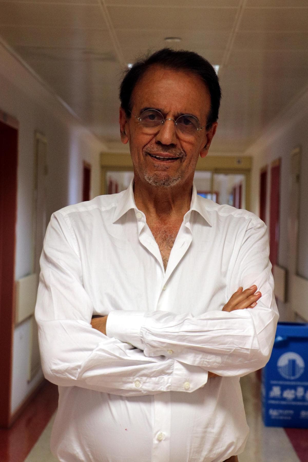 Prof. Dr. Ceyhan: Y�zerken mesafeyi korumak laz�m