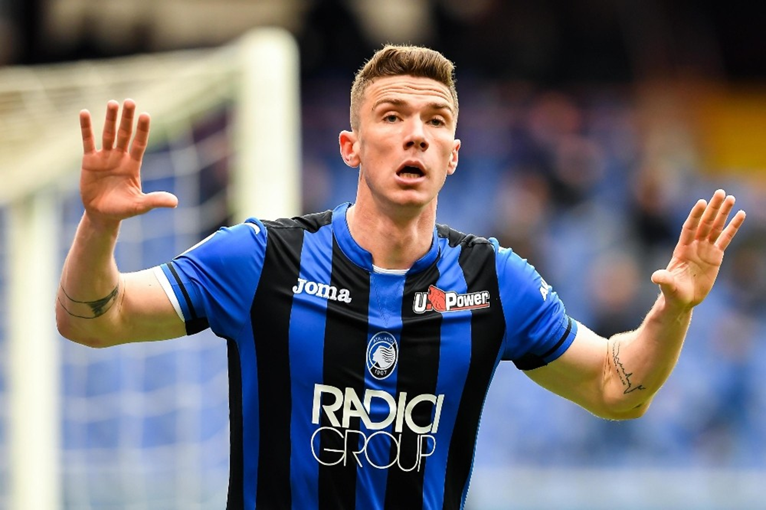 Robin Gosens dev kul�pleri pe�ine takt�