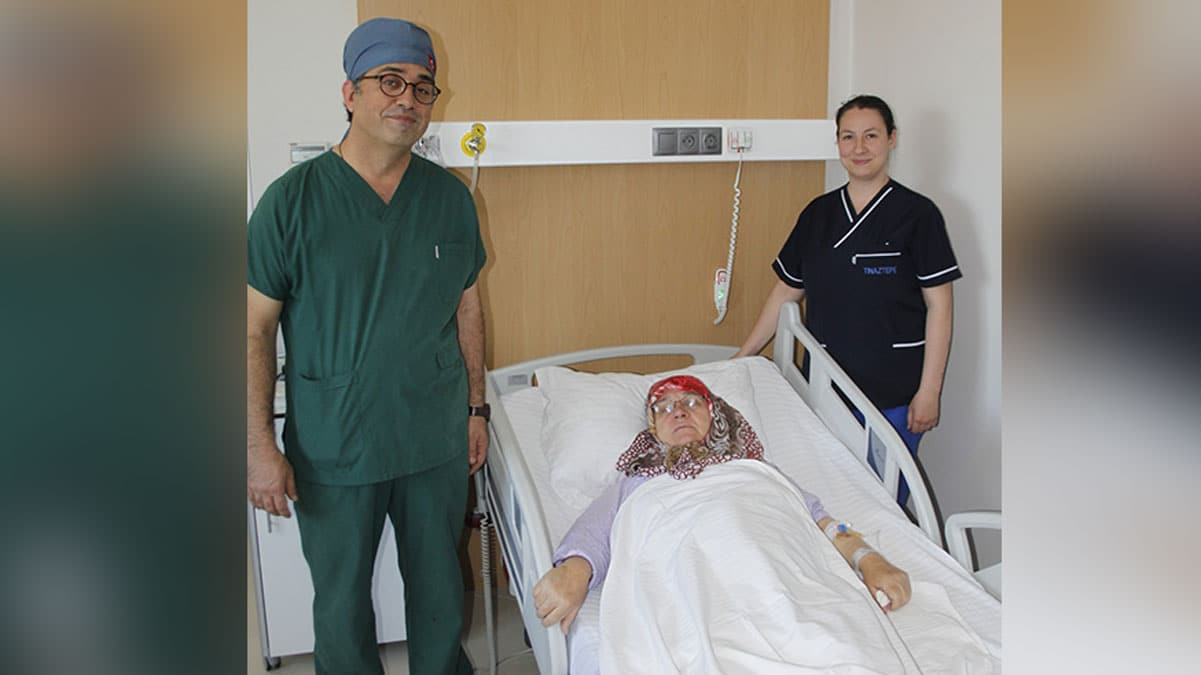 Kar�n a�r�s� �ikayetiyle hastaneye gitti, ger�e�i ��renince �oke oldu