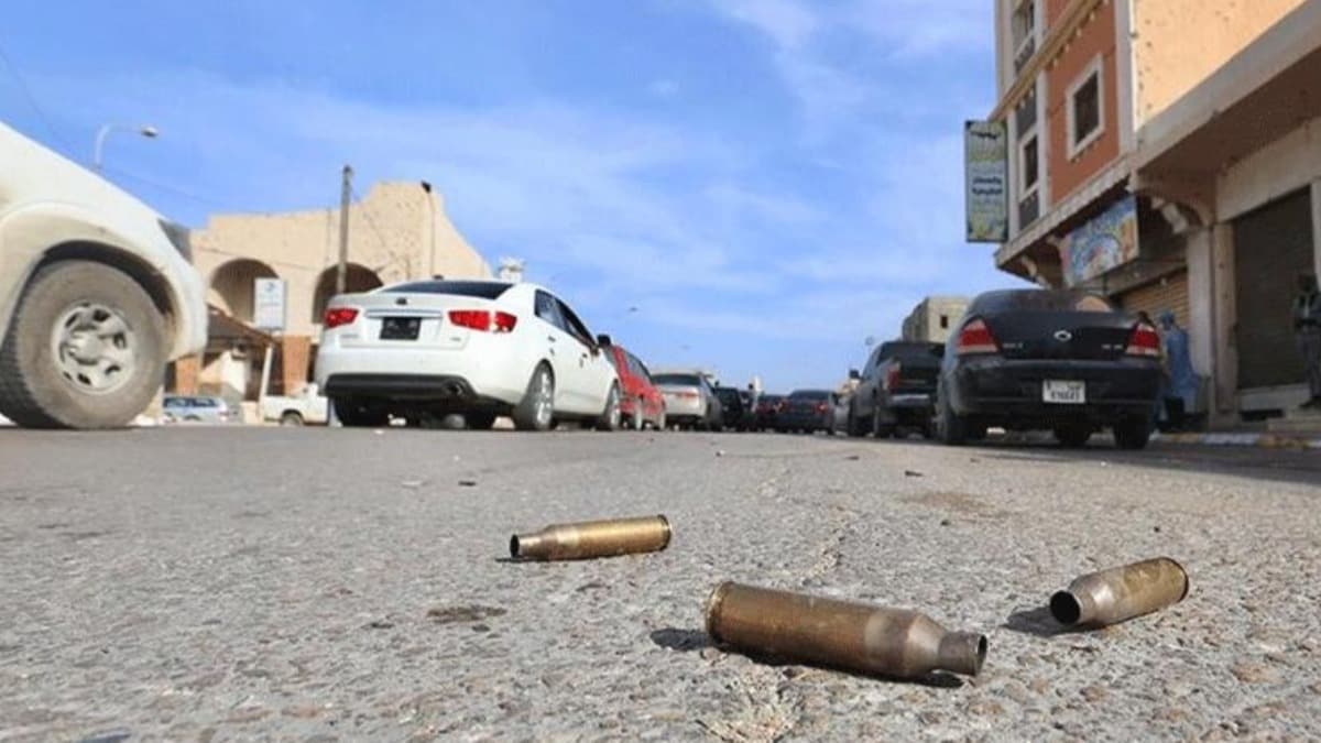 Libya'da Darbeci Hafter sivilleri bombalad: Yarallar tedavi eden doktor hayatn kaybetti