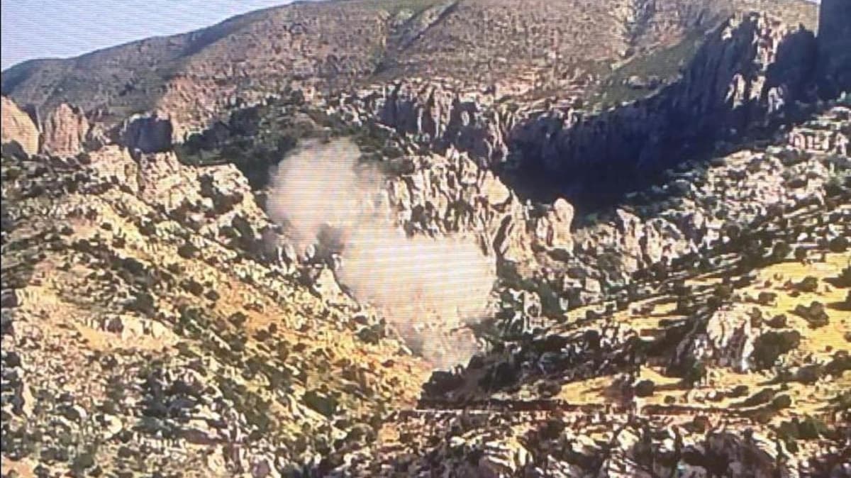 PKK'l terristlerden Cudi Da'ndaki kalekol inaatna alak saldr