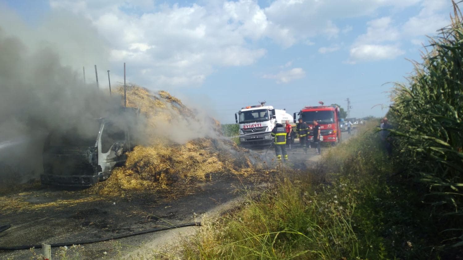 Alev alan saman y�kl� kamyon kullan�lmaz hale geldi