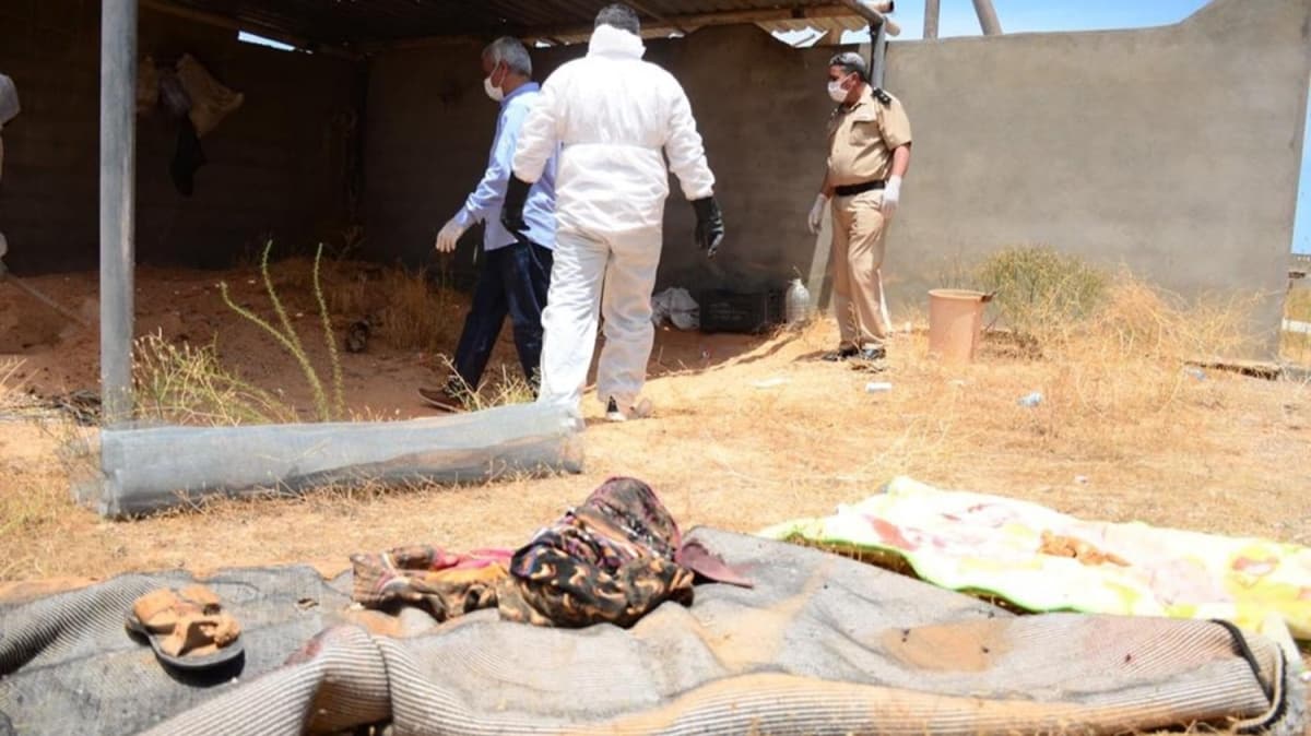 Hafter milislerinden kurtarlan Trablus'ta bir aileye ait toplu mezar bulundu