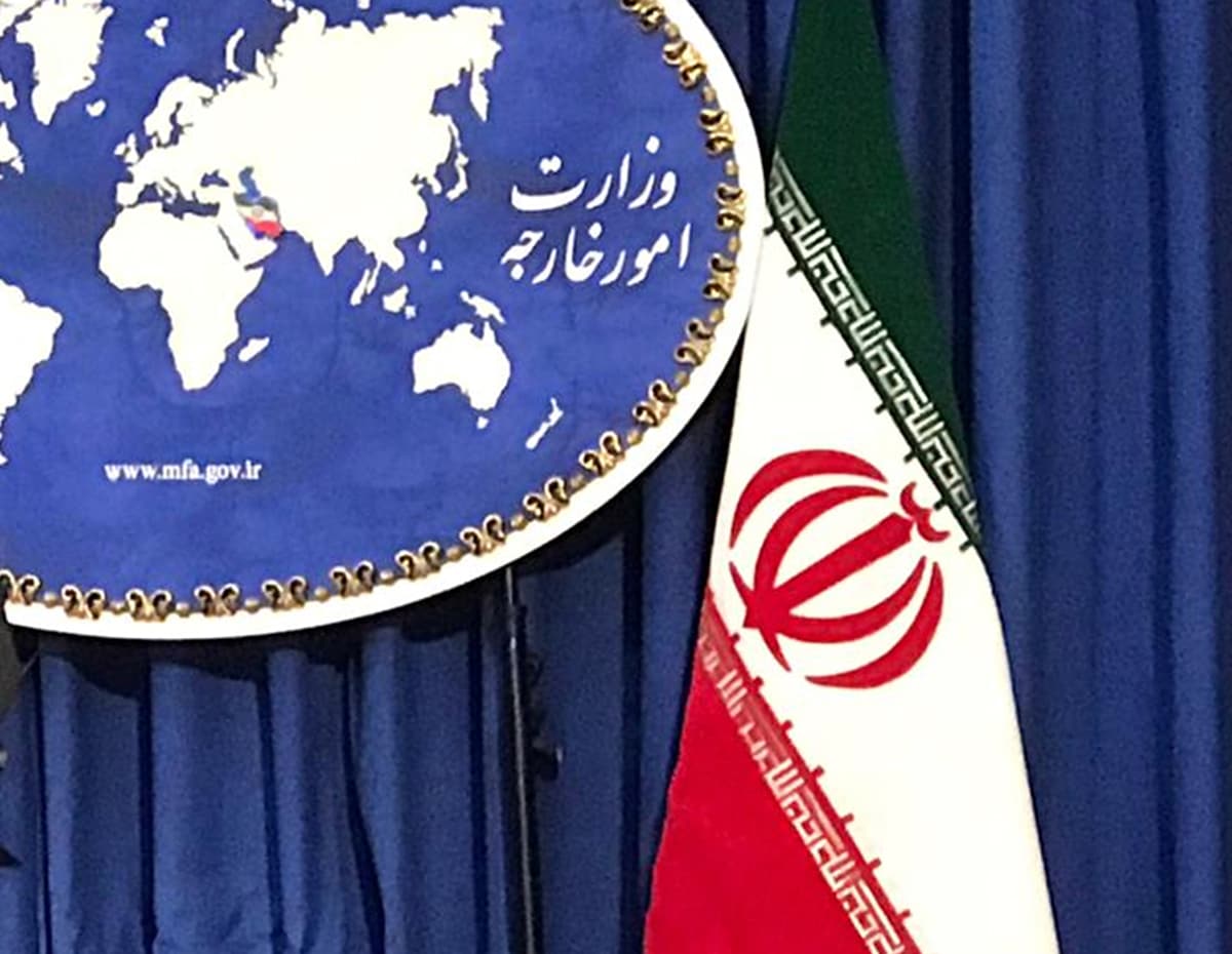 �ran'da cami ve al��veri� merkezlerine y�nelik k�s�tlamalar kald�r�ld�