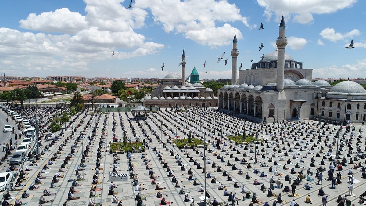 Konya'da cuma namaz ile ikinci bayram yaand