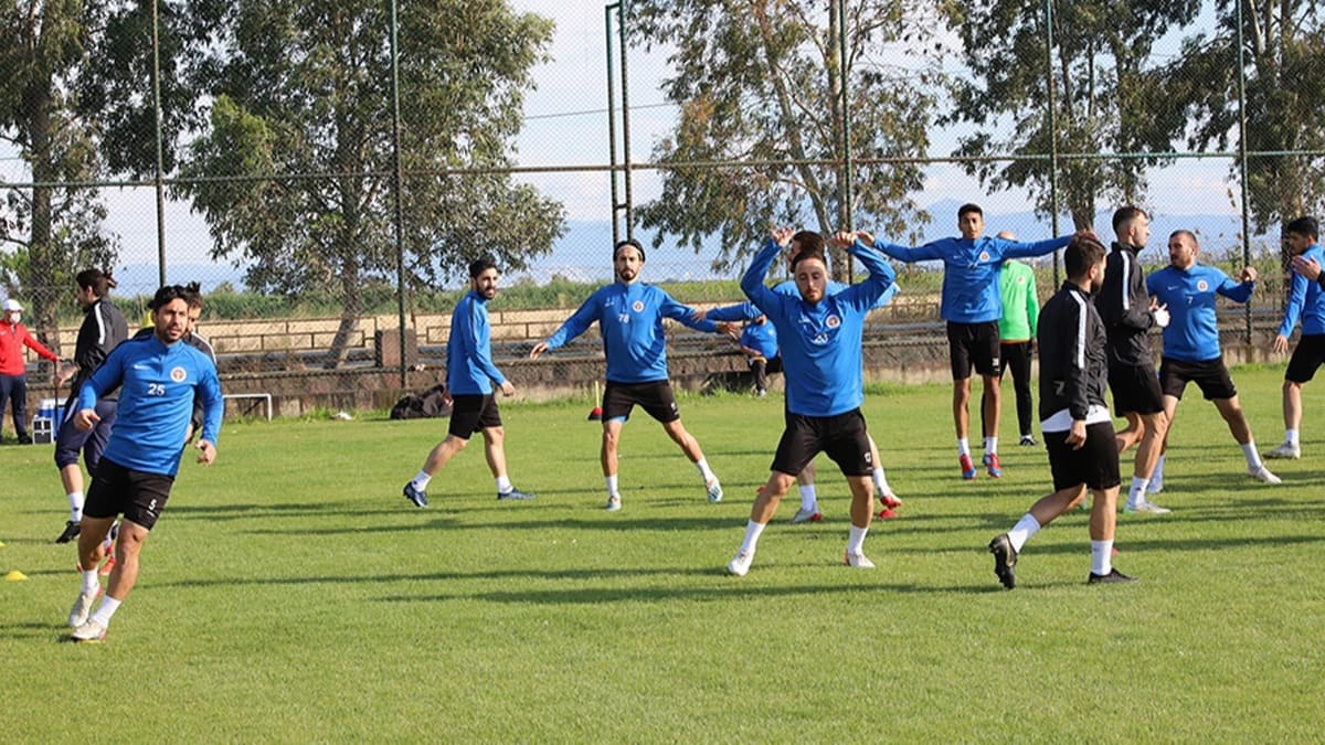 Menemenspor'da futbolcular indirime gidiyor