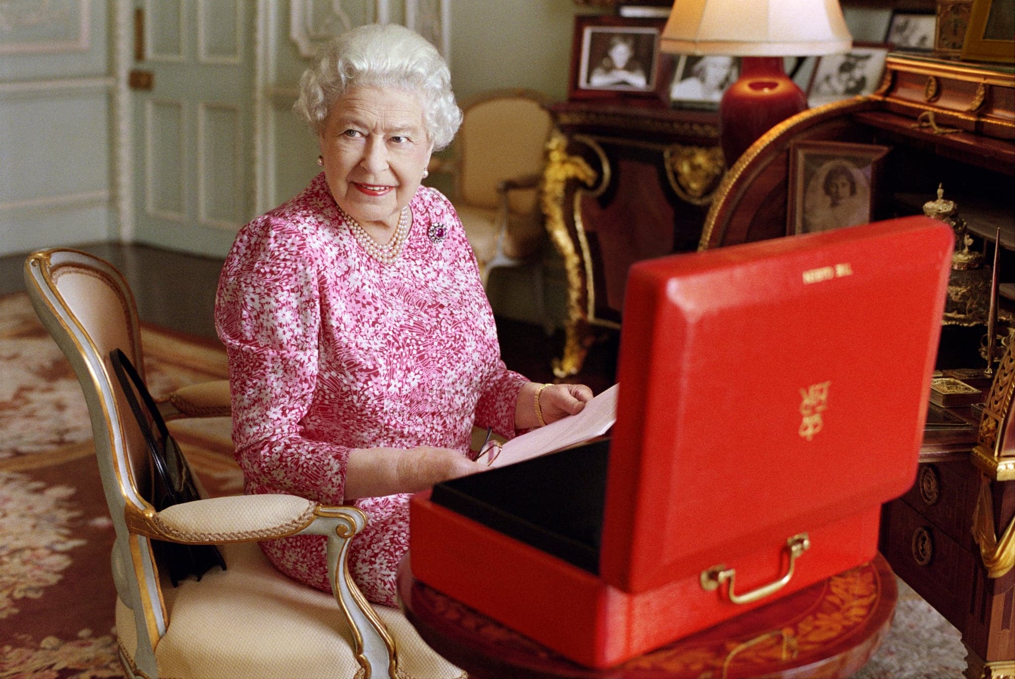 Krali�e Elizabeth'in �gizli saray� mektuplar� kamuya a��lacak