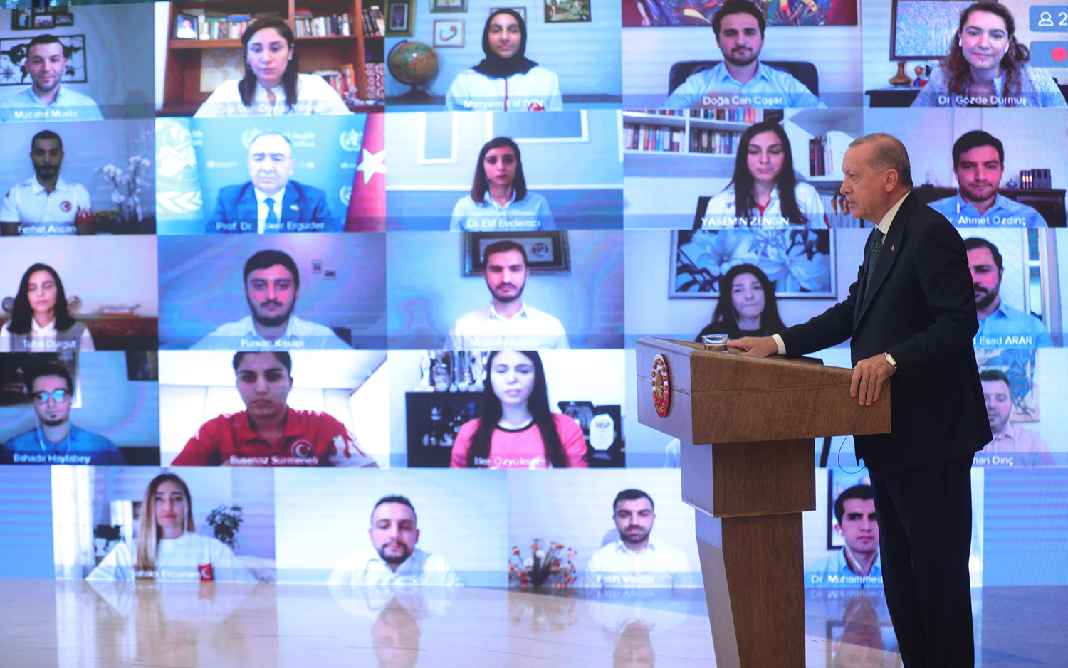 'En �ok vergi y�k�n� sigaraya y�kl�yoruz'