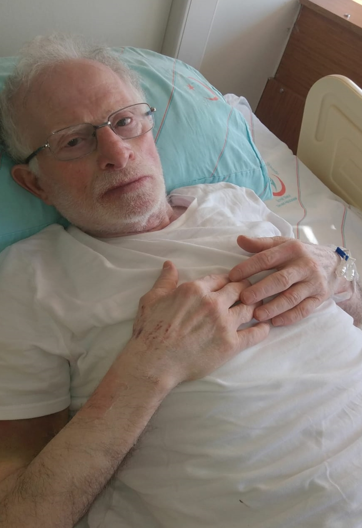 68 yandaki adam kalp, eker ve tansiyon hastalklarna ramen Kovid-19'u atlatmay baard